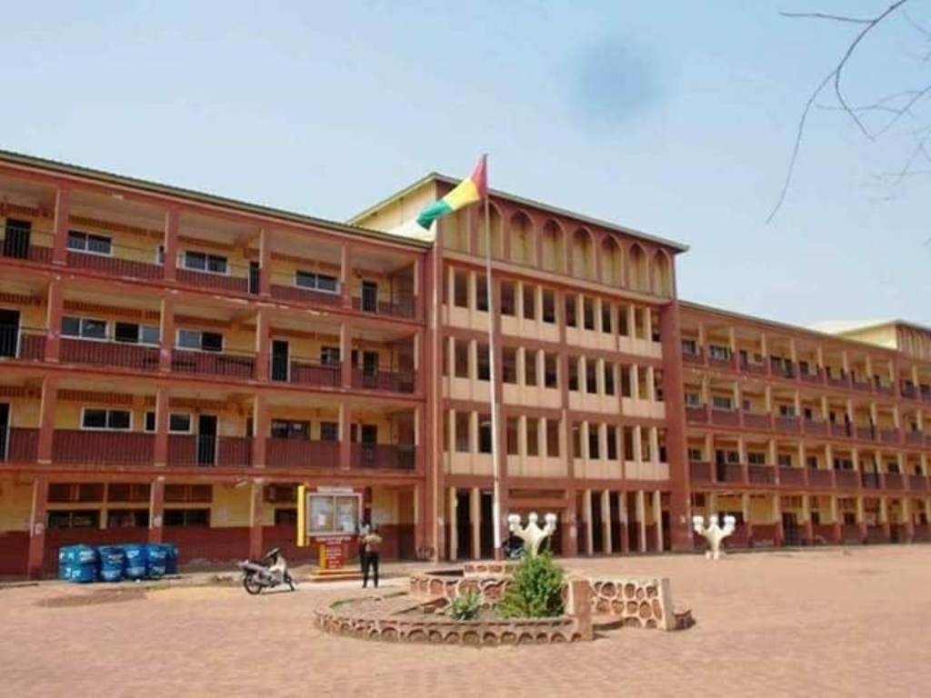 44148854_1064819253695124_2338077516159254528_n