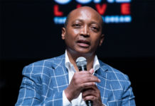 Foot: le Sud-Africain Patrice Motsepe élu président de la CAF